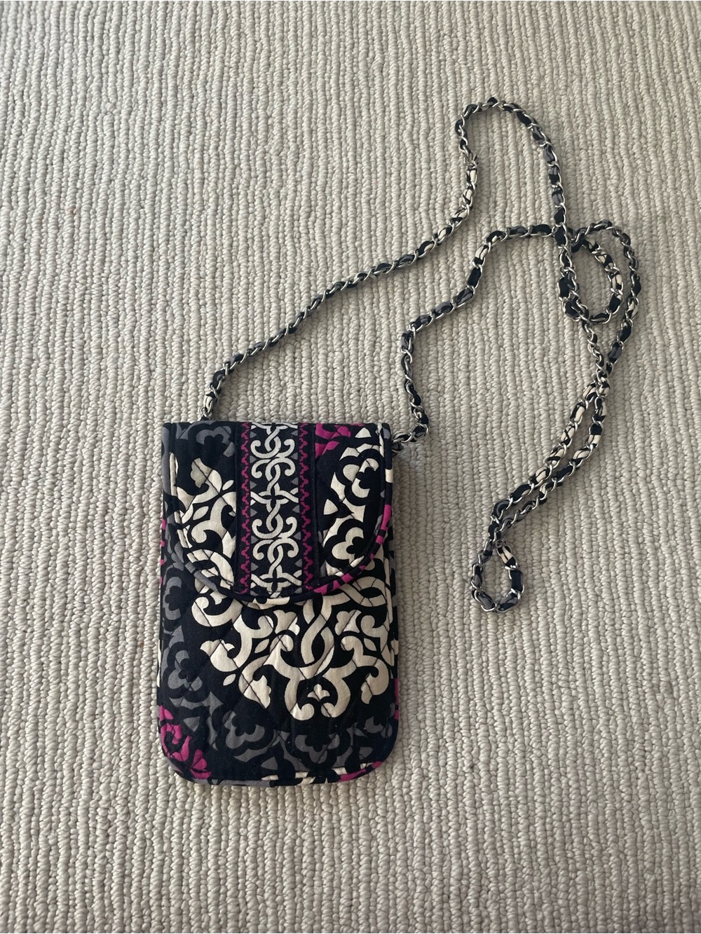Vera Bradley Black & Cream Crossbody Phone Pouch with Pink Accents c51